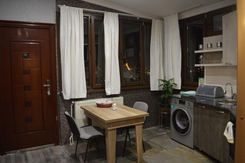 Terasa Mtacminda Appartement Tbilisi Buitenkant foto