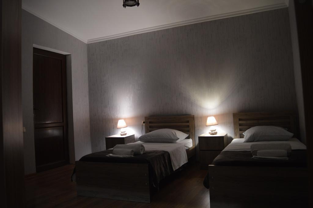 Terasa Mtacminda Appartement Tbilisi Buitenkant foto