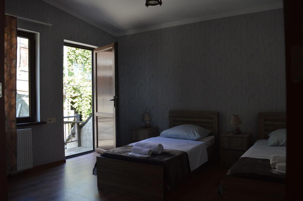 Terasa Mtacminda Appartement Tbilisi Buitenkant foto